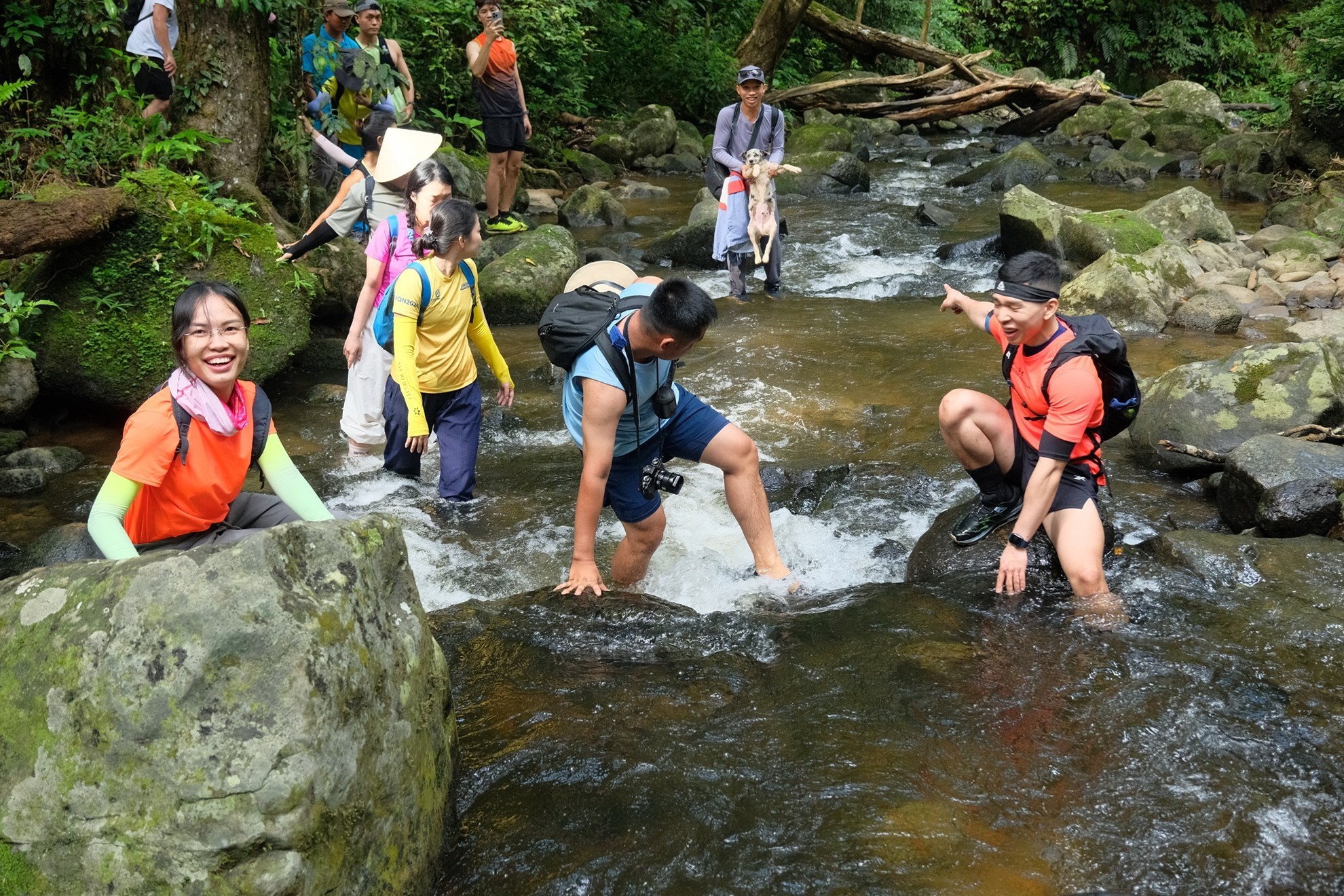 Hiking, Abseiling Canyoning Hang Động Chư Bluk