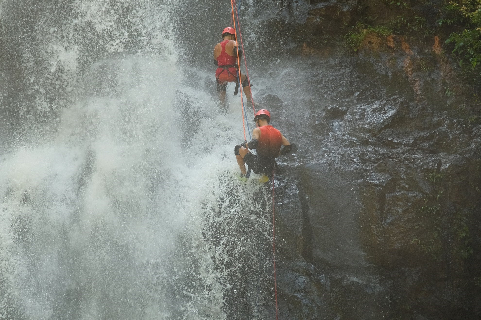 Hiking, Abseiling Canyoning Hang Động Chư Bluk