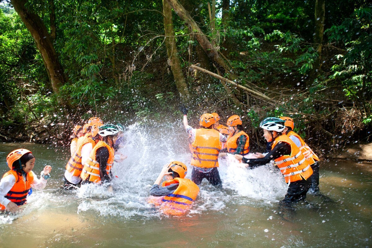 Lội suối, Băng rừng, Tham quan & Vui chơi OZO Park