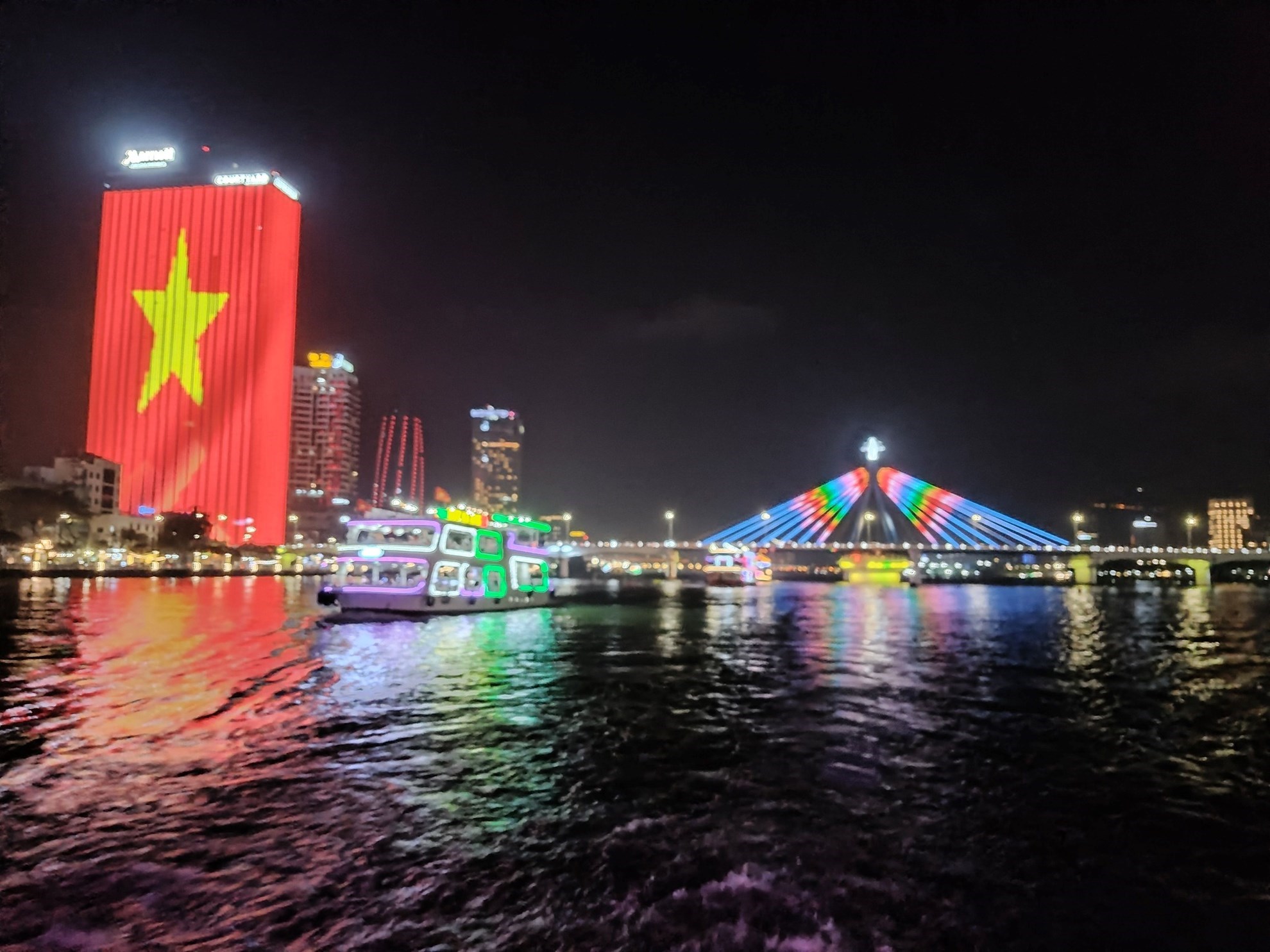 Vé tàu Rồng Sông Hàn