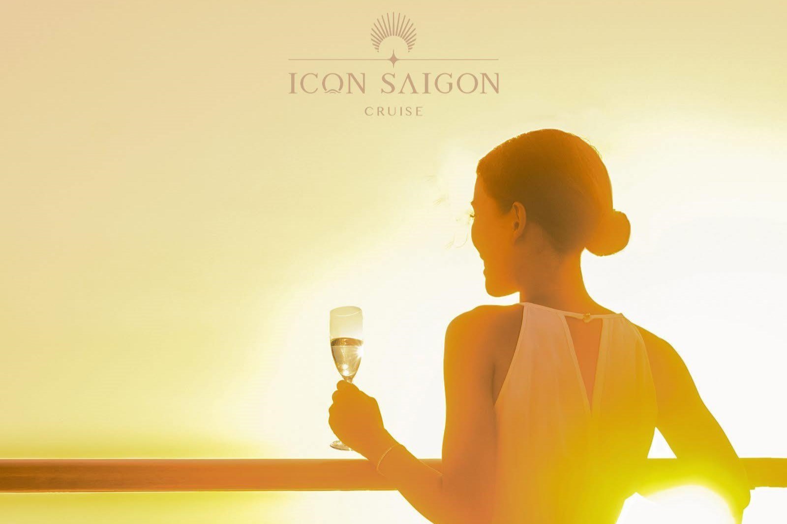 Tiệc Hoàng Hôn Trên Du Thuyền Icon Saigon