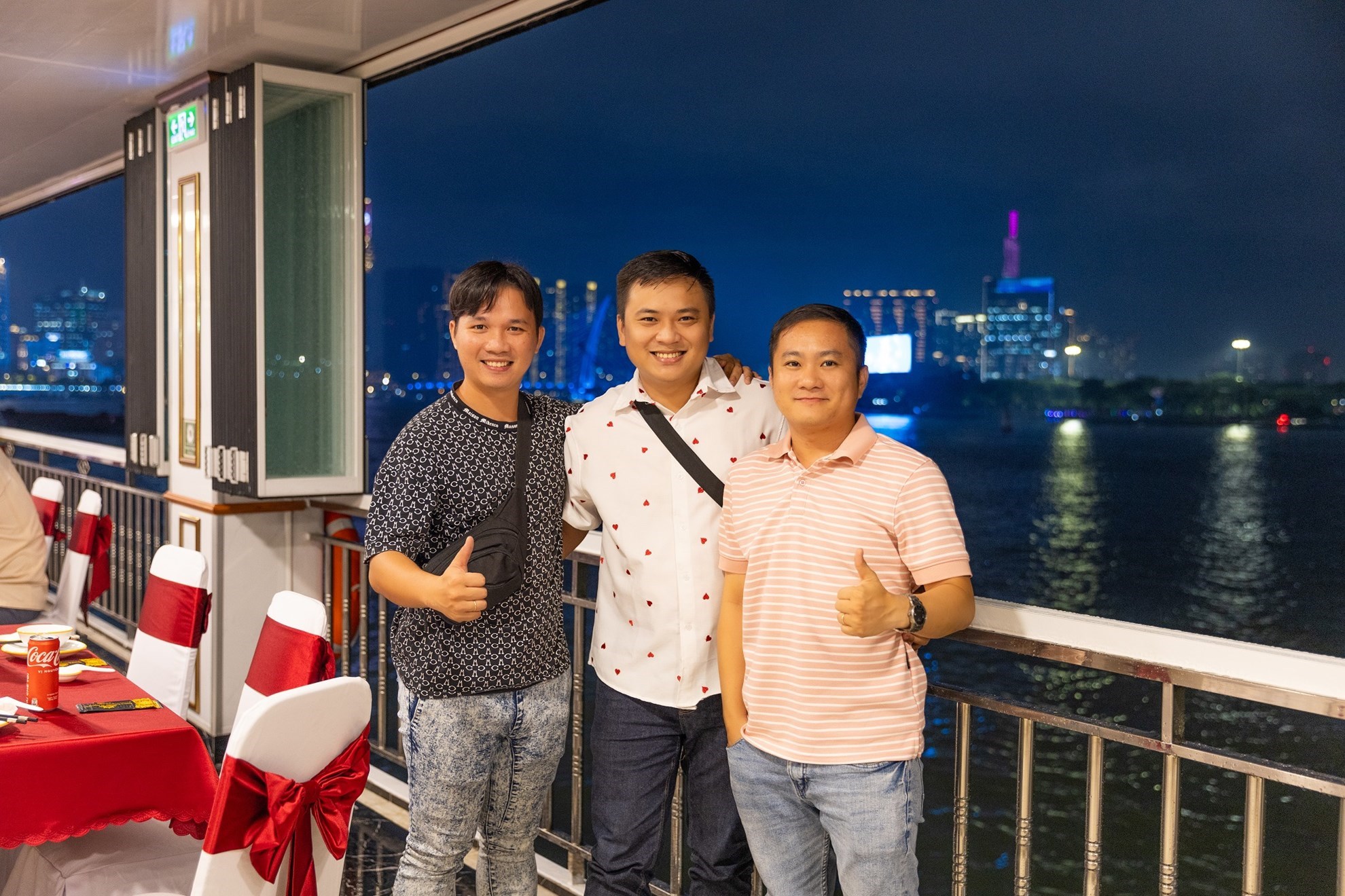Ăn Tối Trên Du Thuyền Bến Nghé