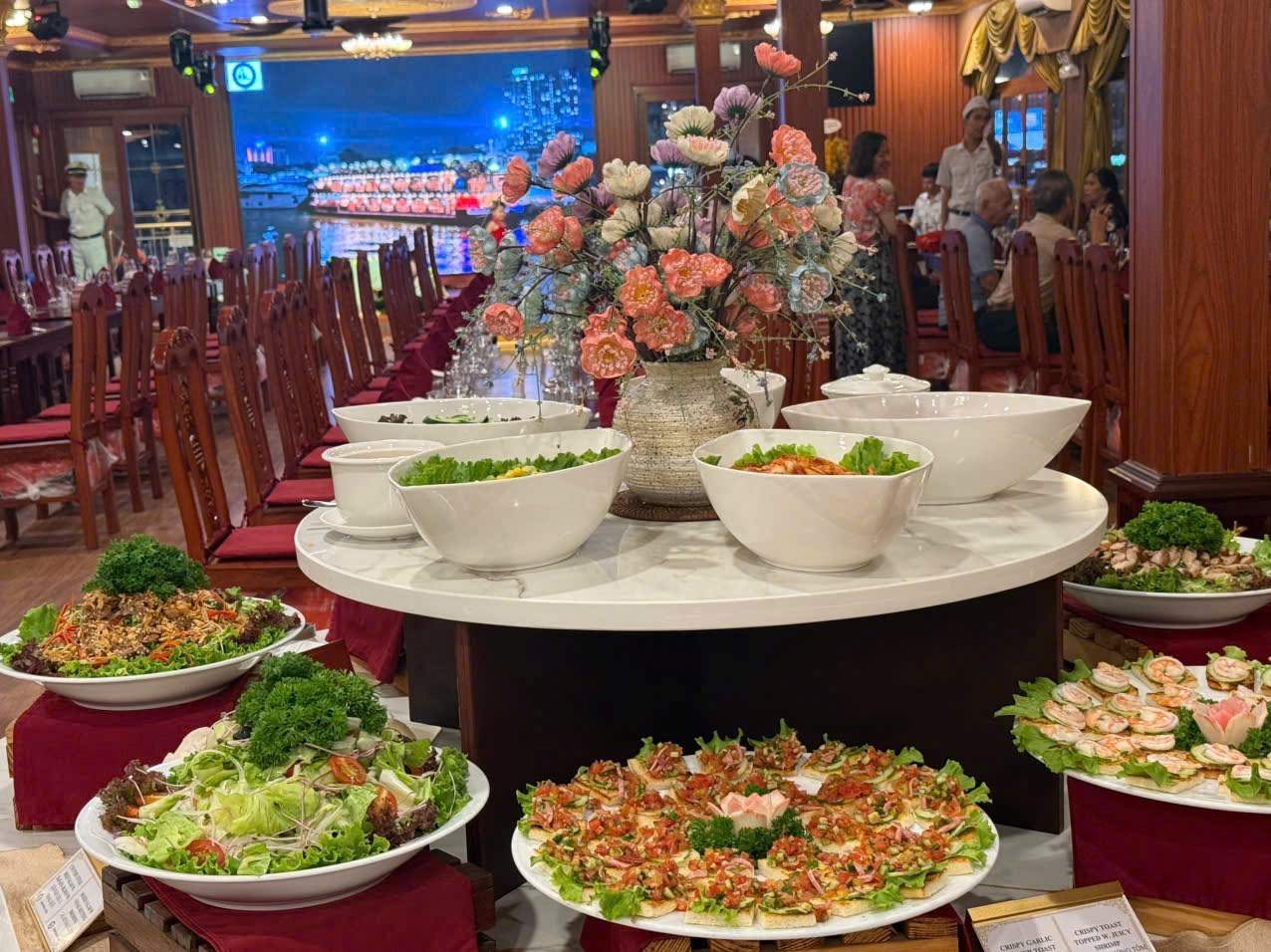 Buffet Tối Trên Du Thuyền Indochina Star