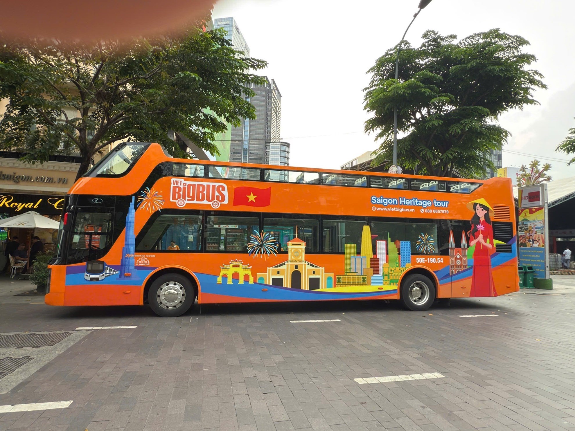 Combo Bus 2 Tầng + Ăn Tối trên du thuyền Sài Gòn