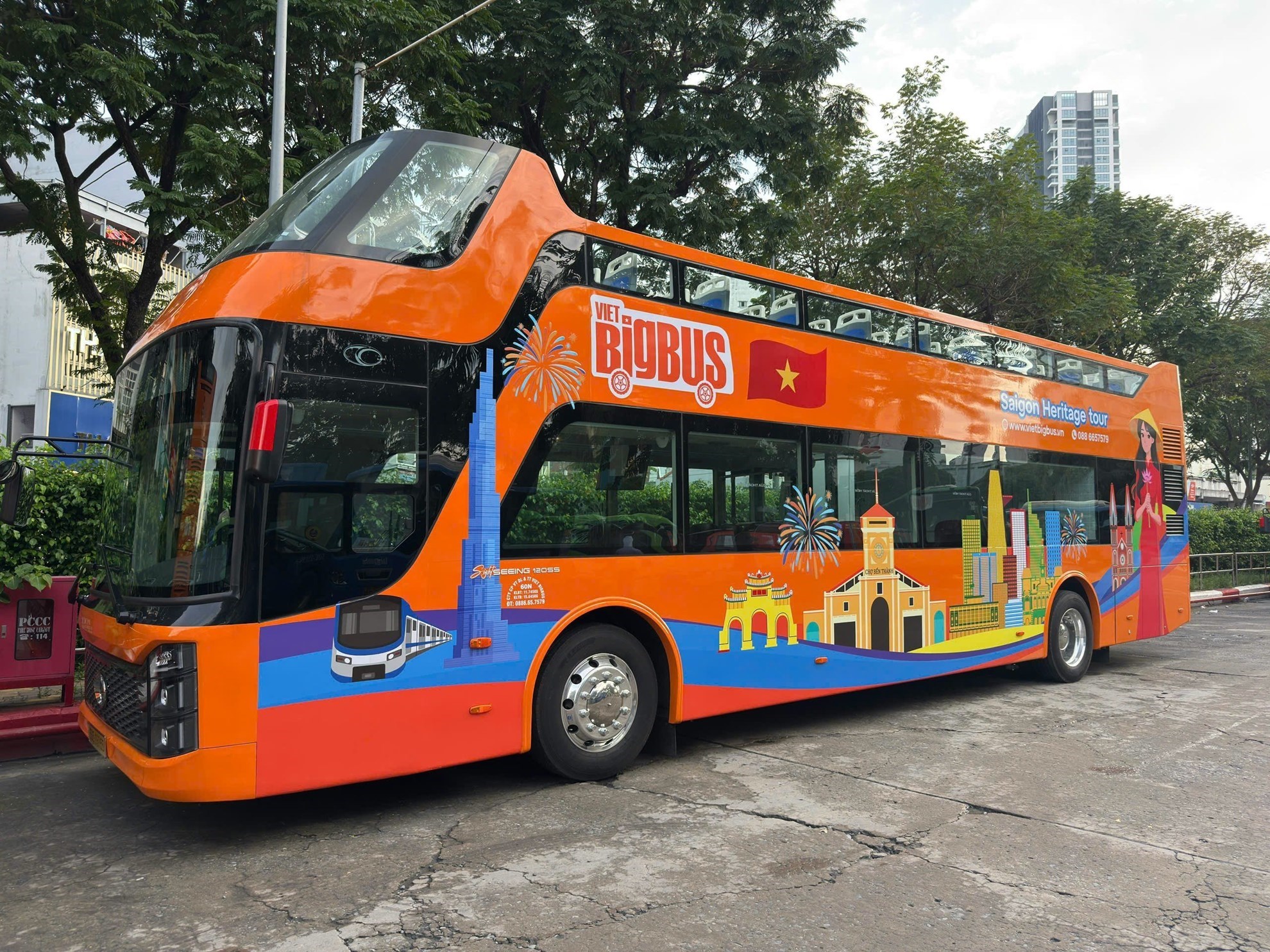 Combo Bus 2 Tầng + Ăn Tối trên du thuyền Sài Gòn