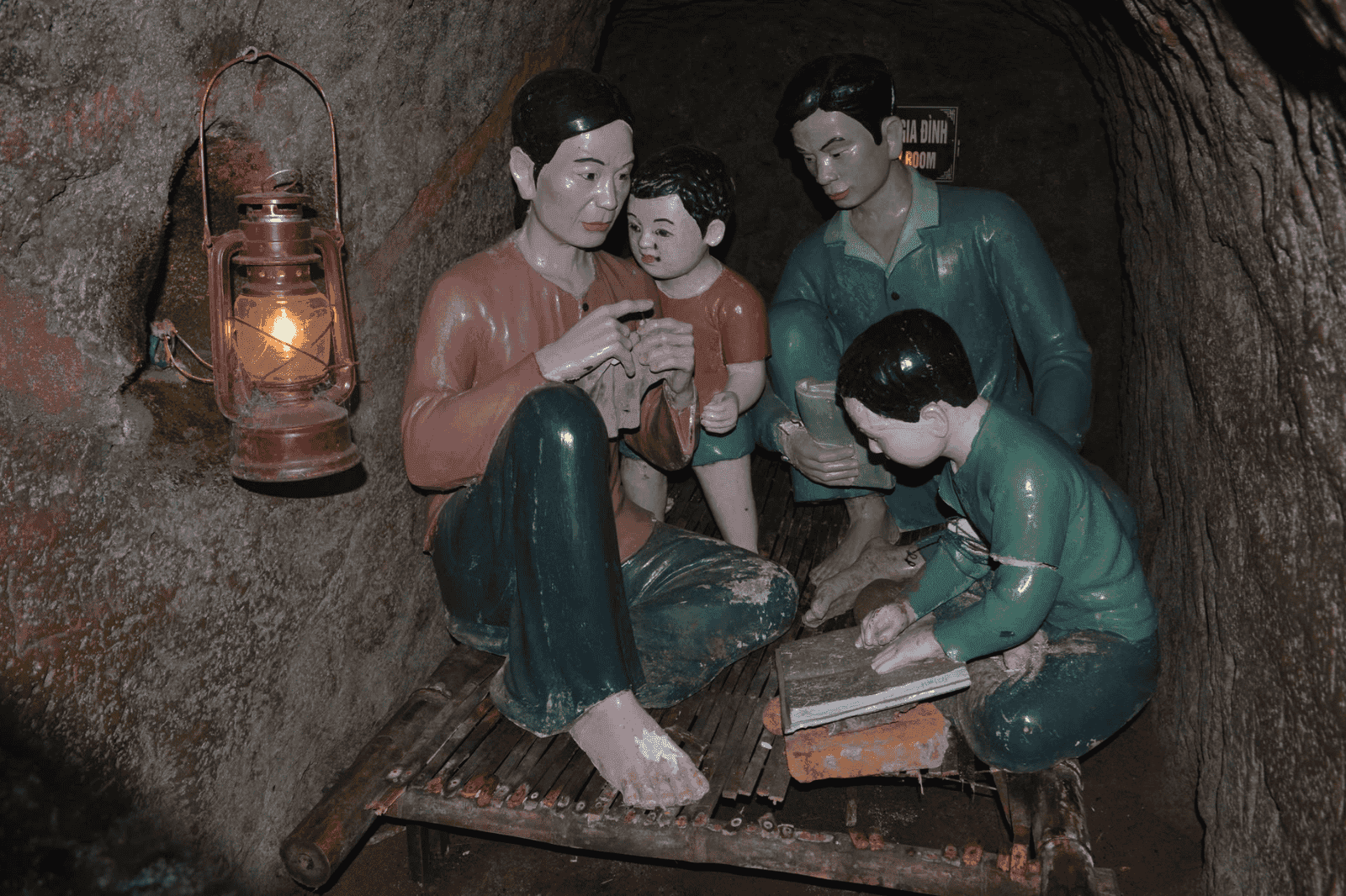 Tour DMZ Huế - Khu phi quân sự Việt Nam