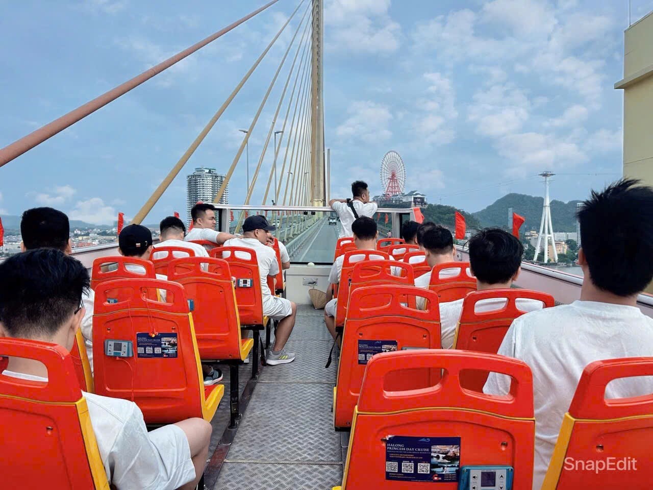 Bus 02 Tầng Vịnh Hạ Long - Vietnam Sightseeing