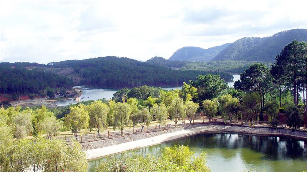 03. Hồ Tĩnh tâm