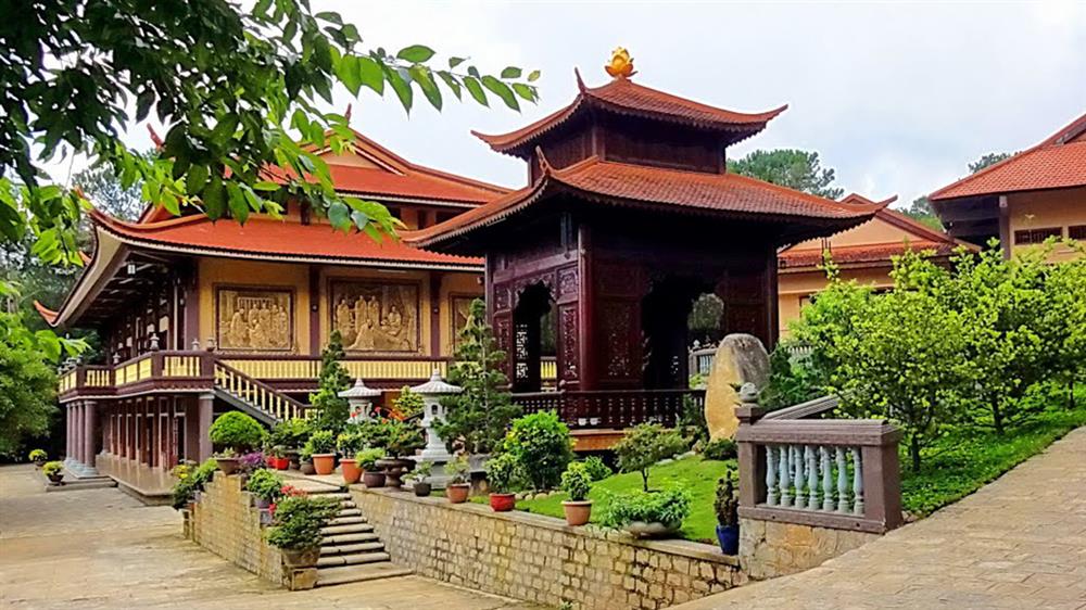 04. Lầu chuông