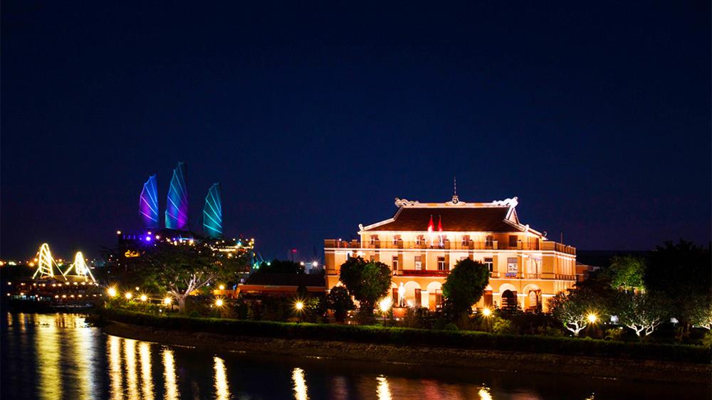 02. Bến Nhà Rồng
