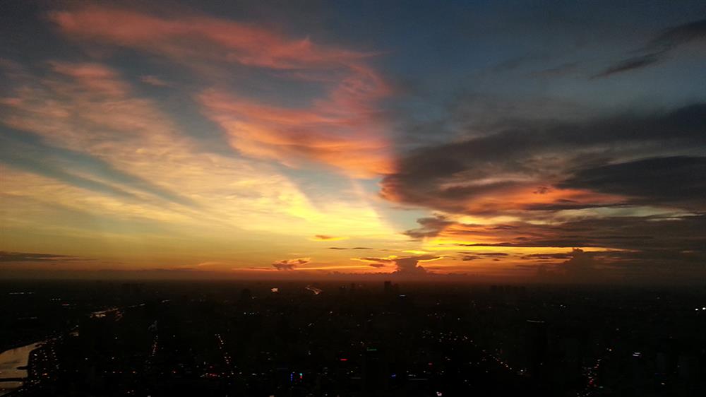 04. Hoàng hôn trên thành phố