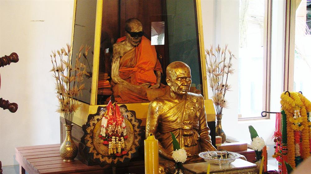 03. Hin Ta Hin Yai - Đền xác ướp Wat Khunaram: 5 km