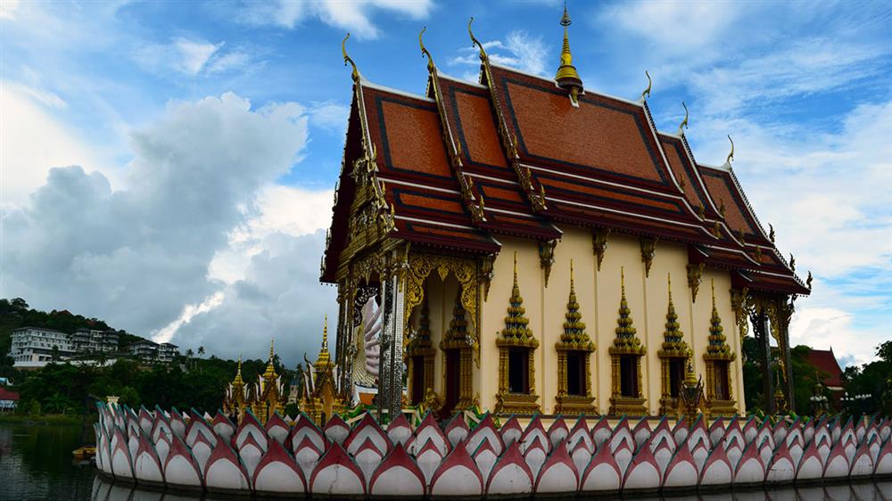 03. Ngôi chùa giữa hồ
