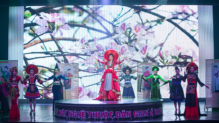 galina-show-hoa-dat-viet