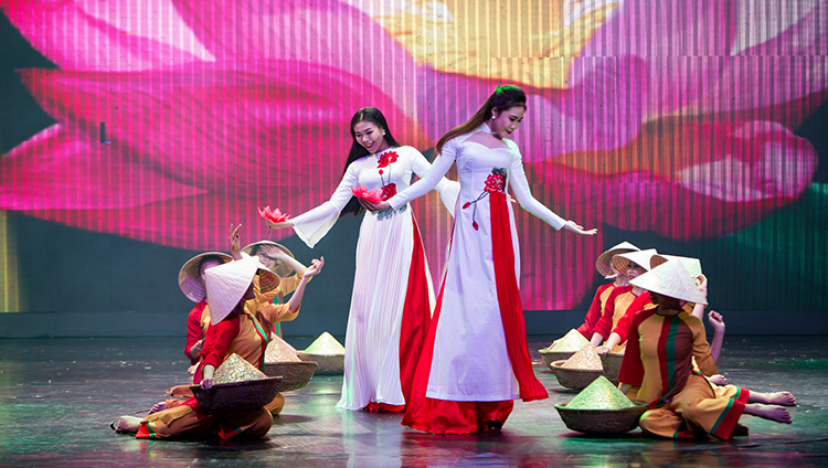 galina-show-hoa-dat-viet