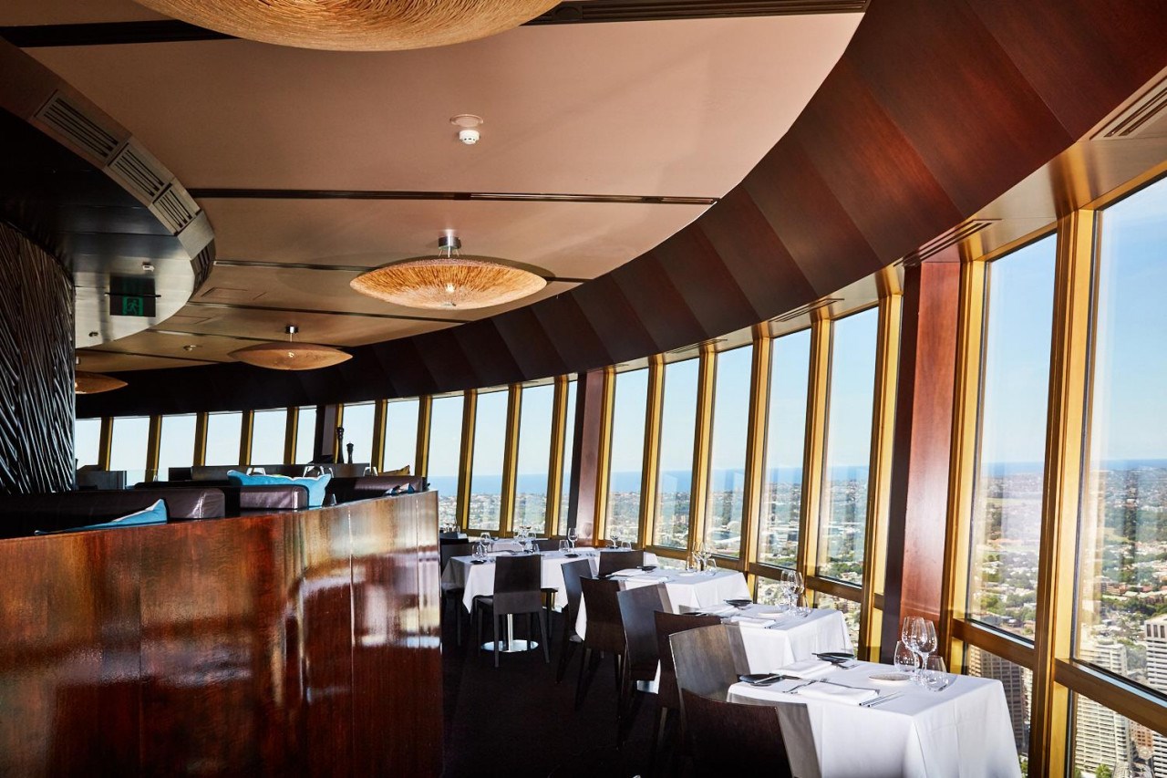 Ăn trưa tại nhà hàng 360 Bar và Dining ở Sydney Tower