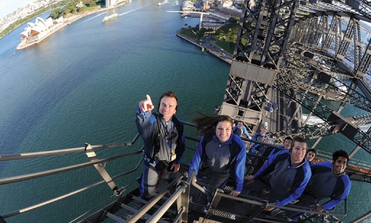 Leo Cầu cảng Sydney 