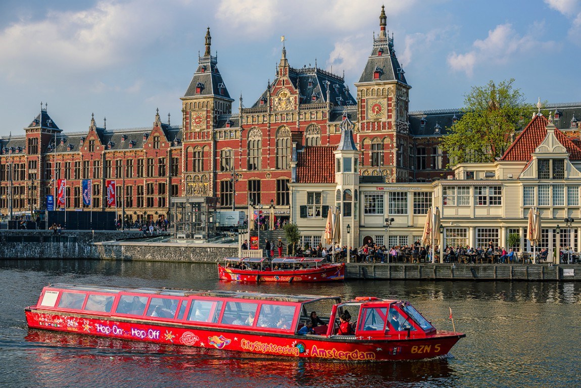 Amsterdam Hop-on & Hop-off Bus và thuyền