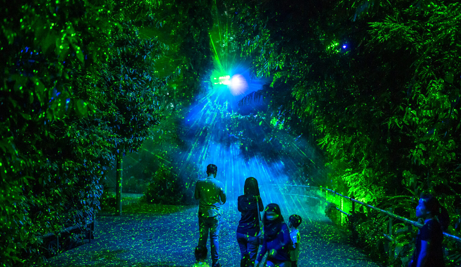 COMBO:  Vé tham quan Vườn thú Singapore và Rừng Nhiệt đới Rainforest Lumina