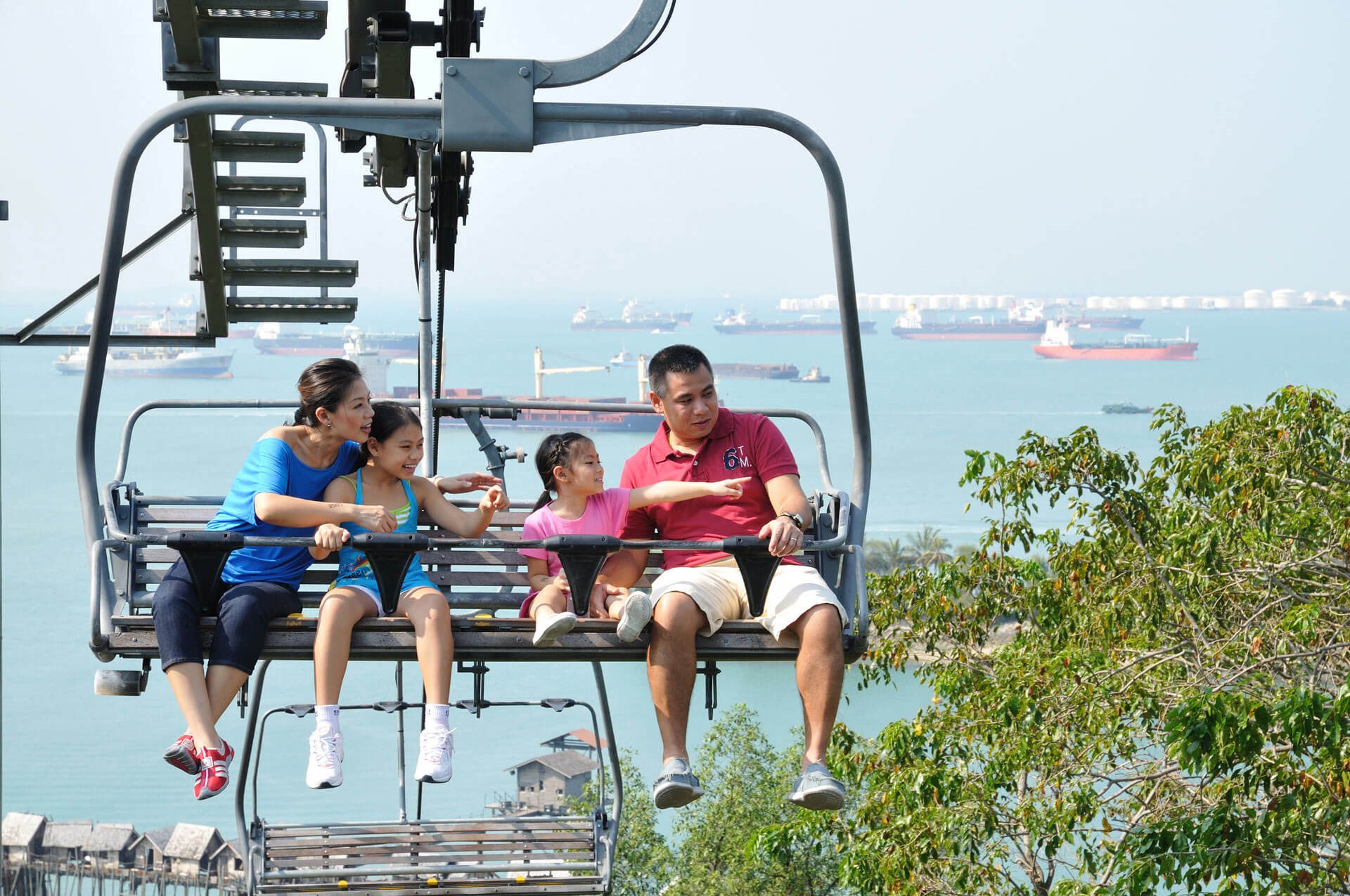 Combo: Vé  công viên nước Adventure Cove Waterpark™ + S.E.A. Aquarium™ - Vé vào cửa + Vé Skyline Luge Sentosa