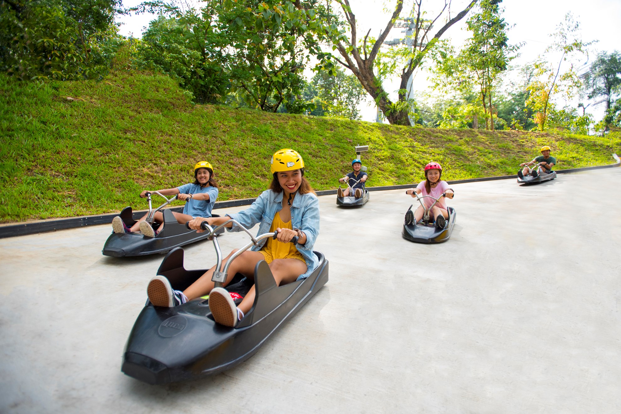 Combo: Vé  công viên nước Adventure Cove Waterpark™ + S.E.A. Aquarium™ - Vé vào cửa + Vé Skyline Luge Sentosa