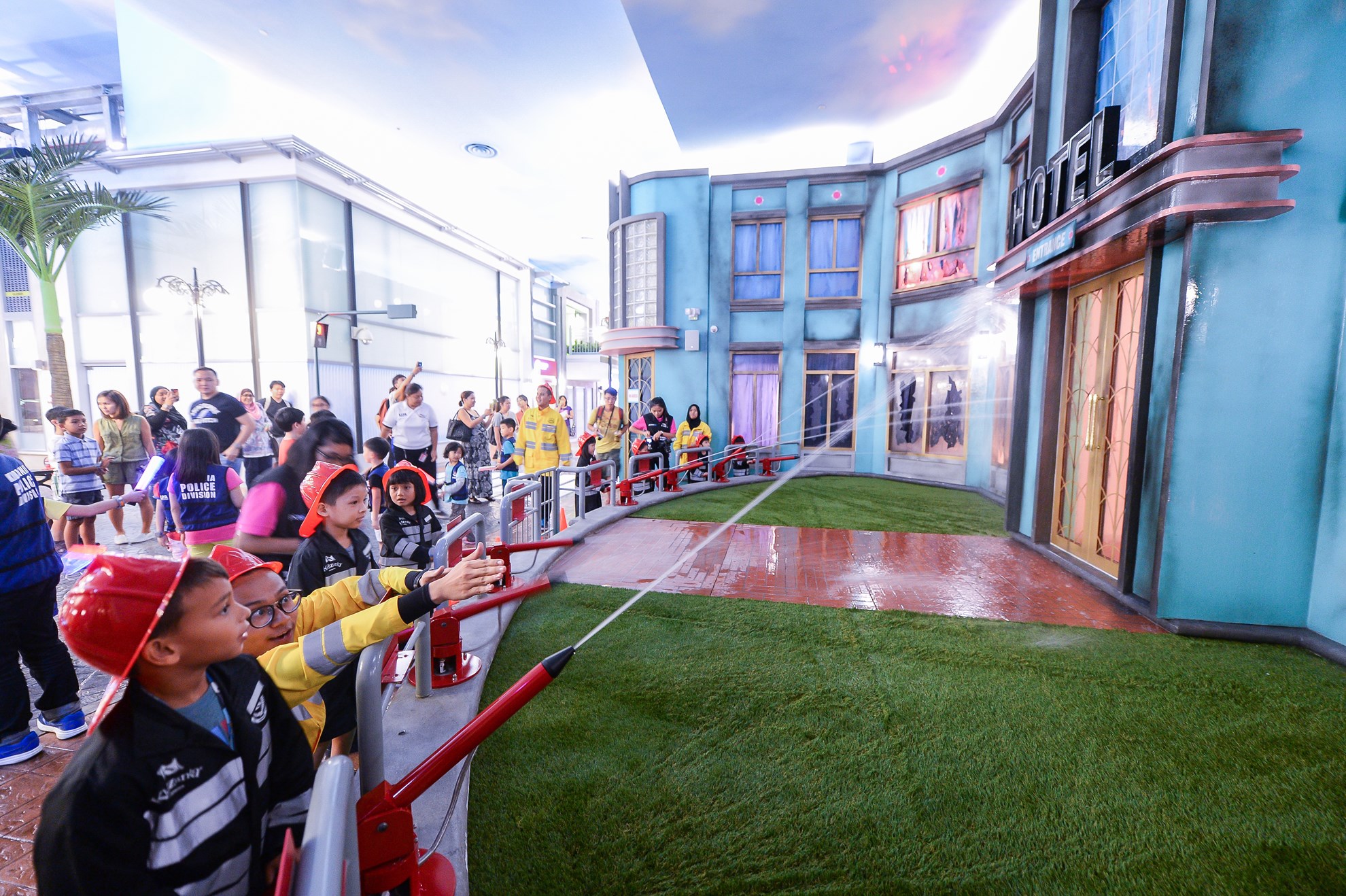 COMBO: Vé tham quan Madame Tussauds™ + Vé KidZania Singapore