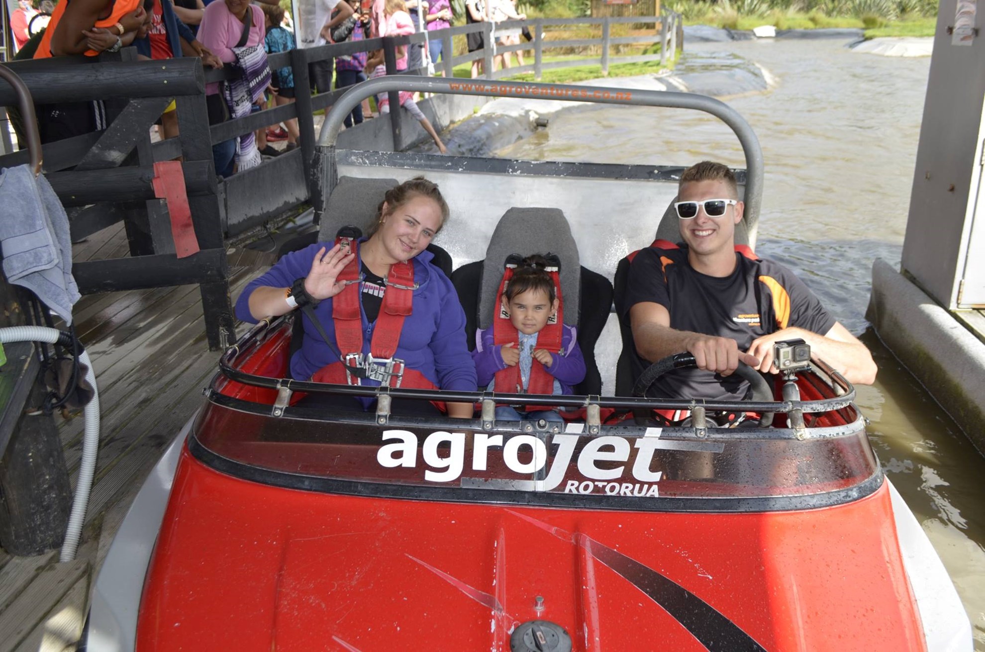 Velocity Valley - Agrojet (Trải nghiệm đi ca-nô động cơ phản lực đầu tiên trên thế giới)