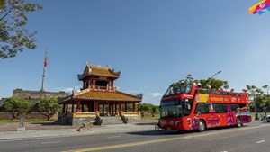Hình của Xe Bus 2 tầng - Tham quan Thành Phố Huế